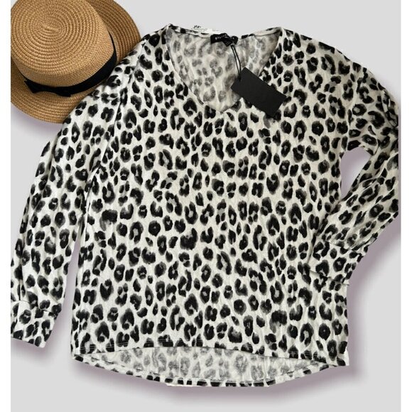 Animal Print Fleece Sweater Top SMALL NWT - Picture 6 of 13